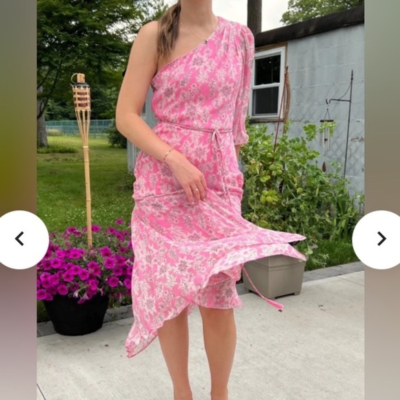 STUNNING TAYLOR ONE SLEEVE ASYMMETRICAL FLOWY FEMINE SEXY LINED FAIRY/EASTER - Picture 2 of 12